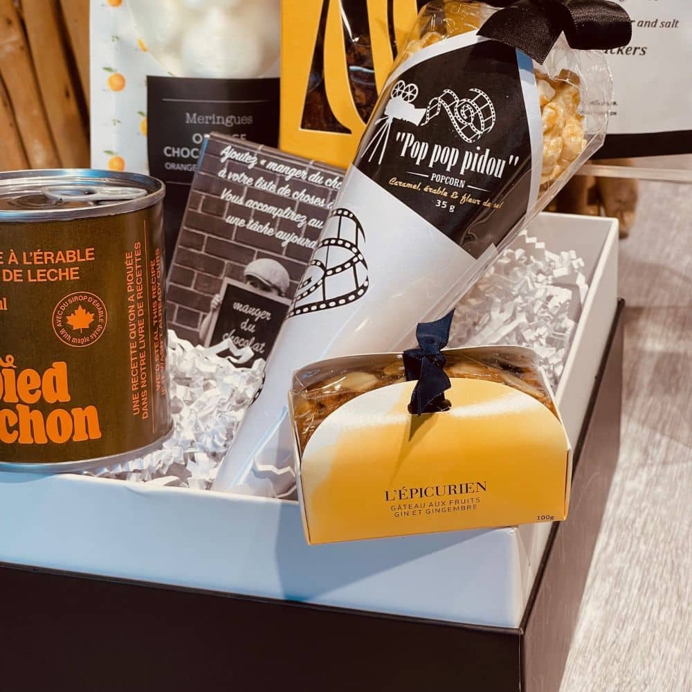 local foodie box with mini fruit cake, dulce di leche made in Quebec, chocolat, popcorn, meringues and artisanal nut mix-Dolce Cadeaux