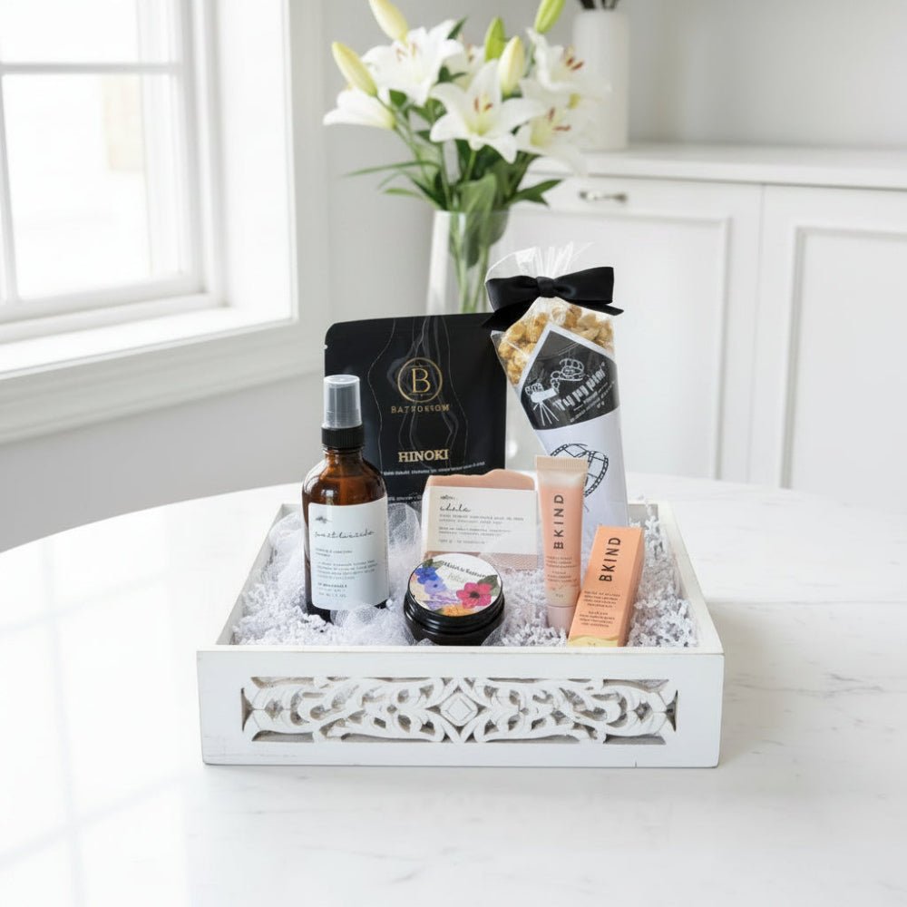 cadeau pour elle avec sel de bain, brume d'ambiance, savon, baume pour lèvres, bougie et popcorn.