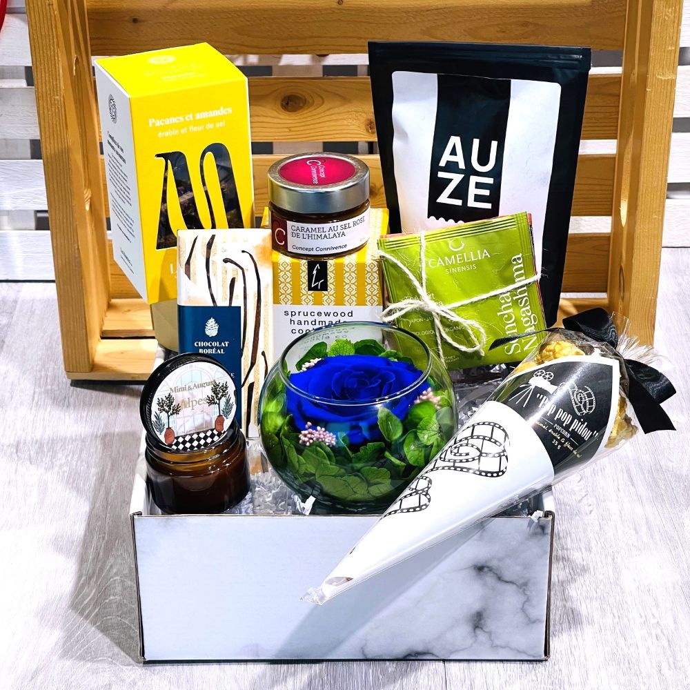 bereavement gift basket and sympathie gift box with eternal rose, chocolate an crackers and candle - Dolce Cadeaux