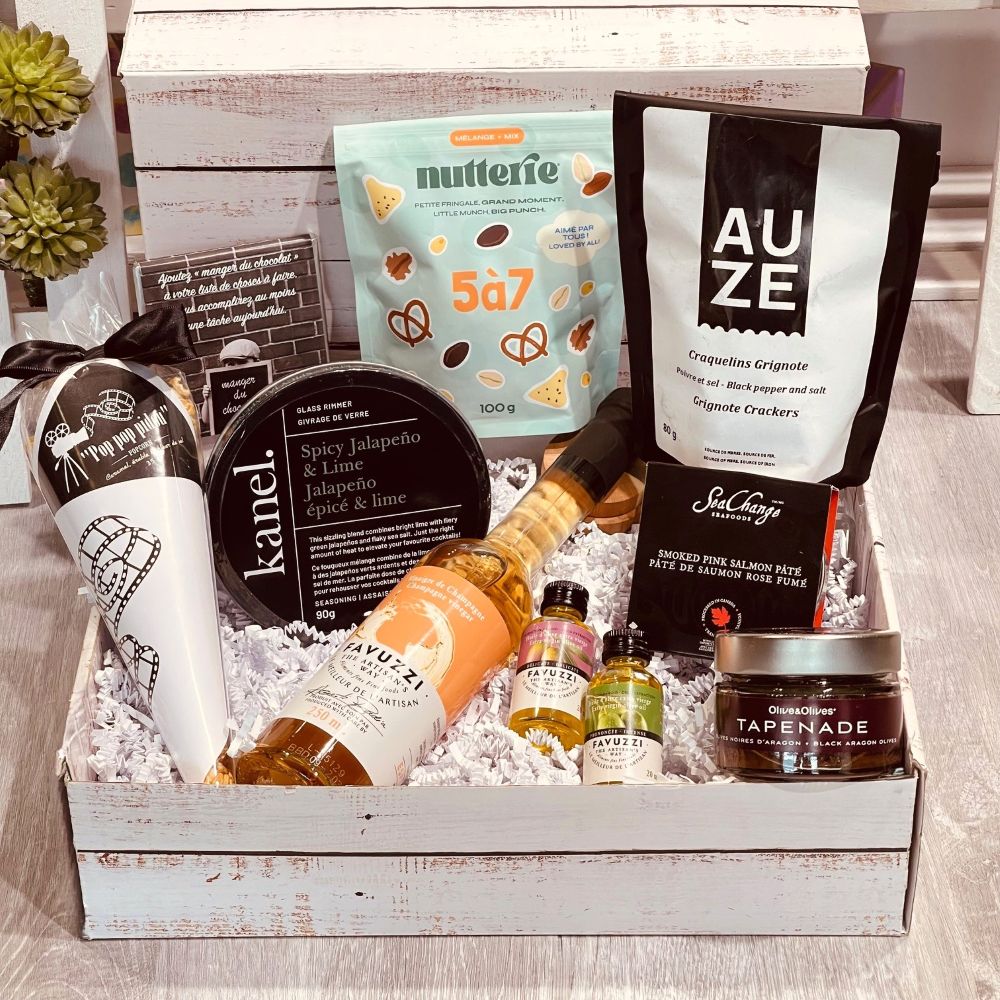 boîte gourmande avec craquelins, chocolat, popcorn, pâté au saumon, tapenade aux olives et vinaigre de champagne-dolcecadeau