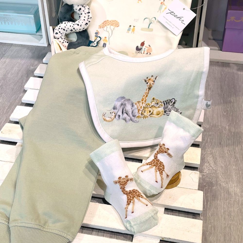 baby clothes organic cotton and bamboo fabric in gift box