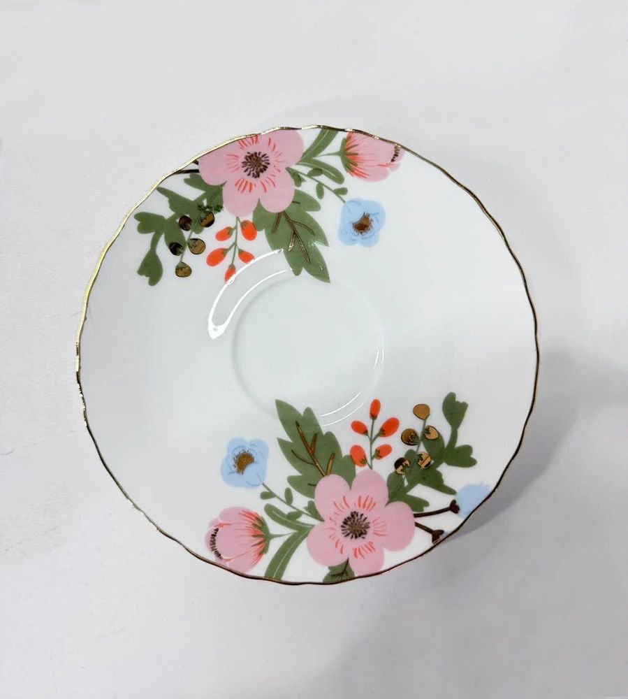 fine tea cup candle...