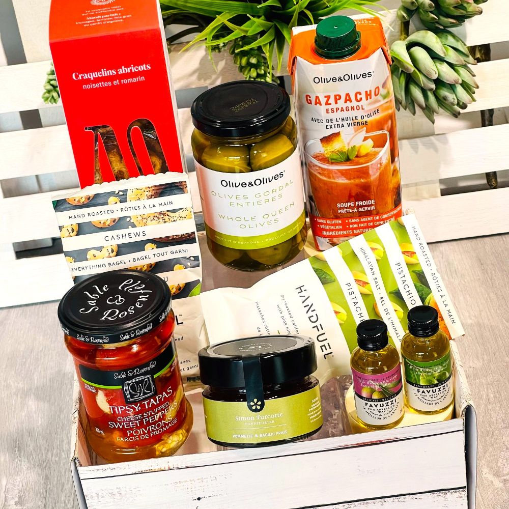 artisan gift box containing tapas and artisan products from Quebec